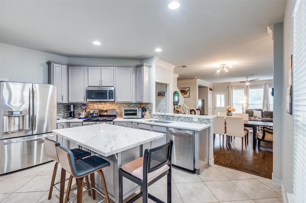 2328 Throckmorton Street Dallas, TX 75219