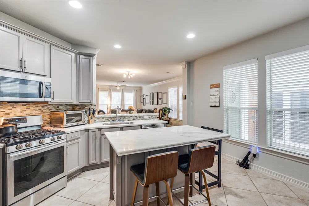 2328 Throckmorton Street Dallas, TX 75219