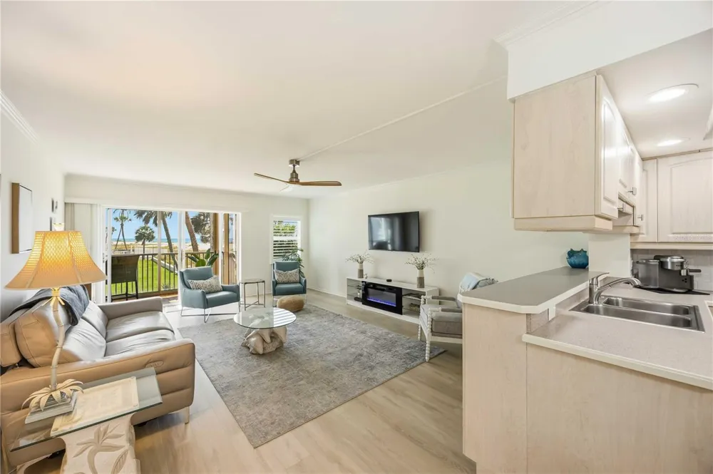 1150 TARPON CENTER DRIVE #208 Venice, FL 34285