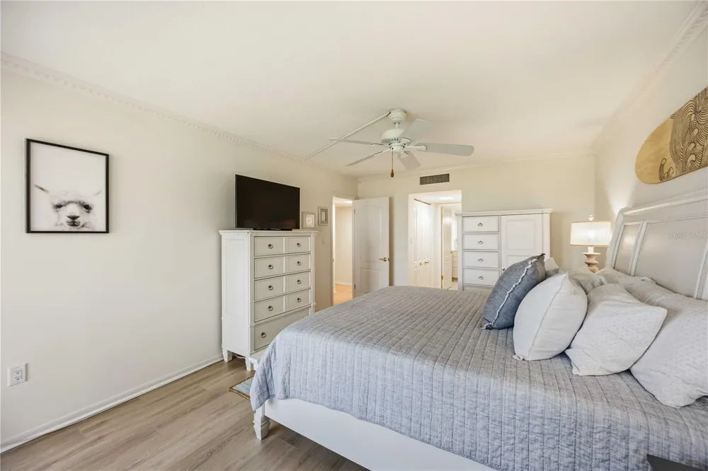 1150 TARPON CENTER DRIVE #208 Venice, FL 34285