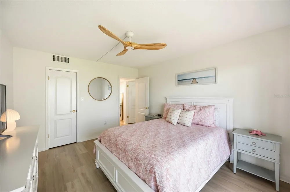 1150 TARPON CENTER DRIVE #208 Venice, FL 34285