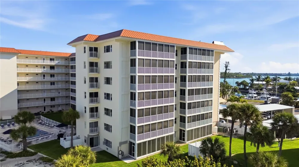 1150 TARPON CENTER DRIVE #208 Venice, FL 34285