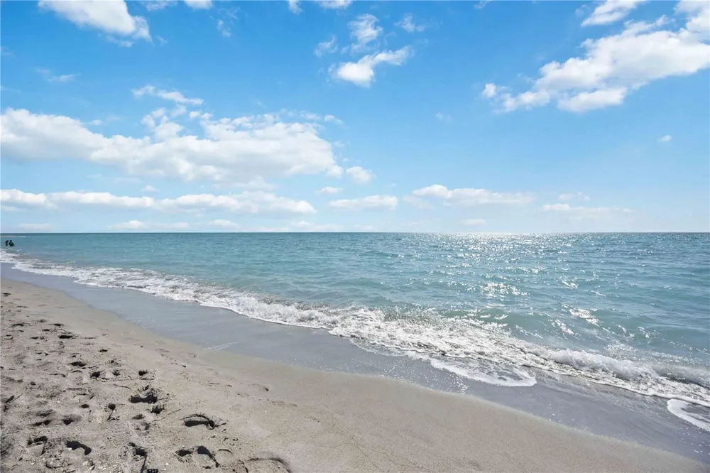 1150 TARPON CENTER DRIVE #208 Venice, FL 34285