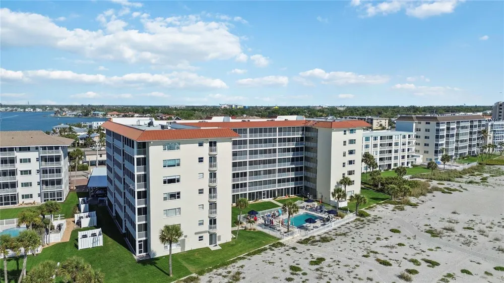 1150 TARPON CENTER DRIVE #208 Venice, FL 34285