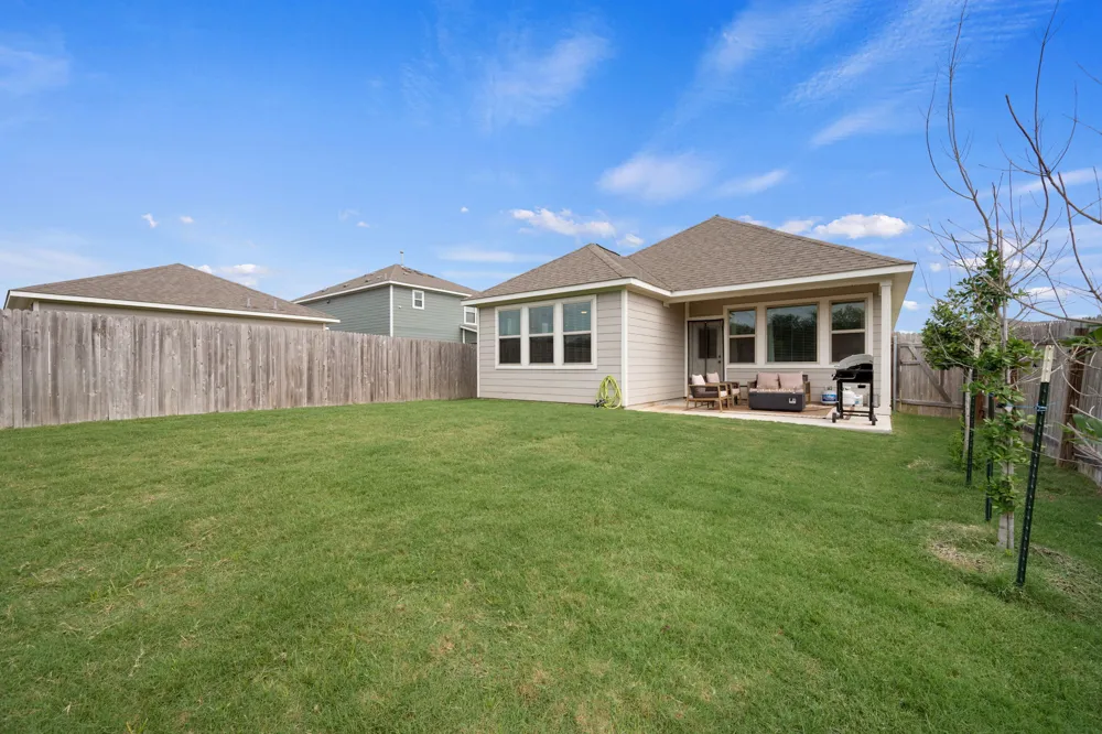 6907 Short Run Lane Buda, TX 78610