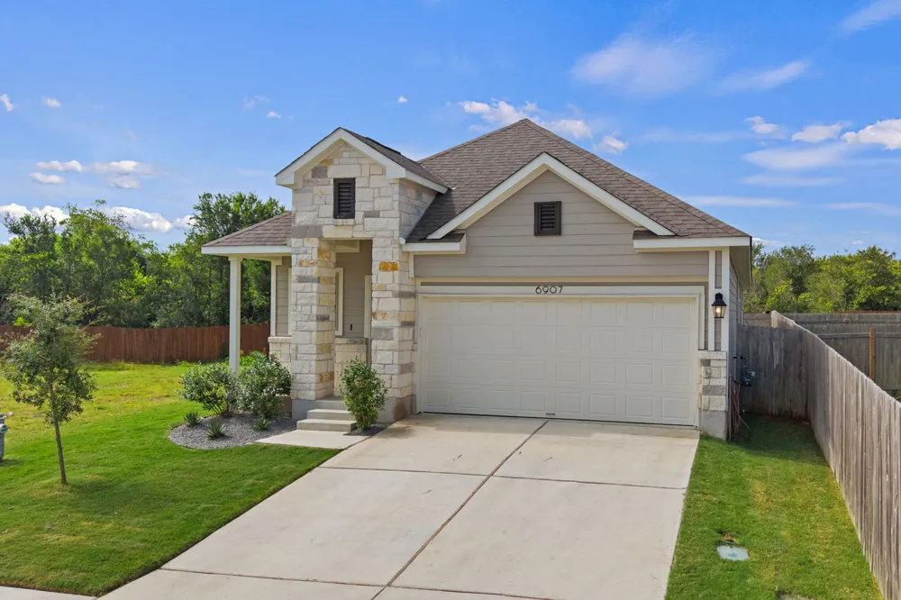 6907 Short Run Lane Buda, TX 78610