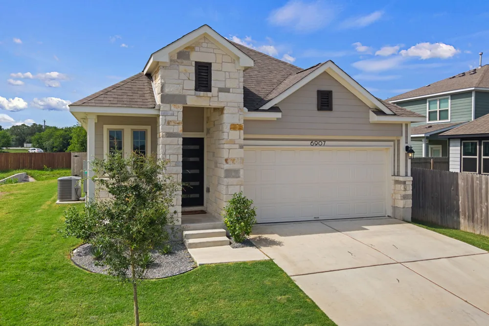 6907 Short Run Lane Buda, TX 78610