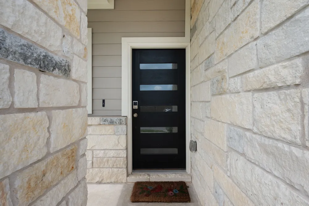 6907 Short Run Lane Buda, TX 78610