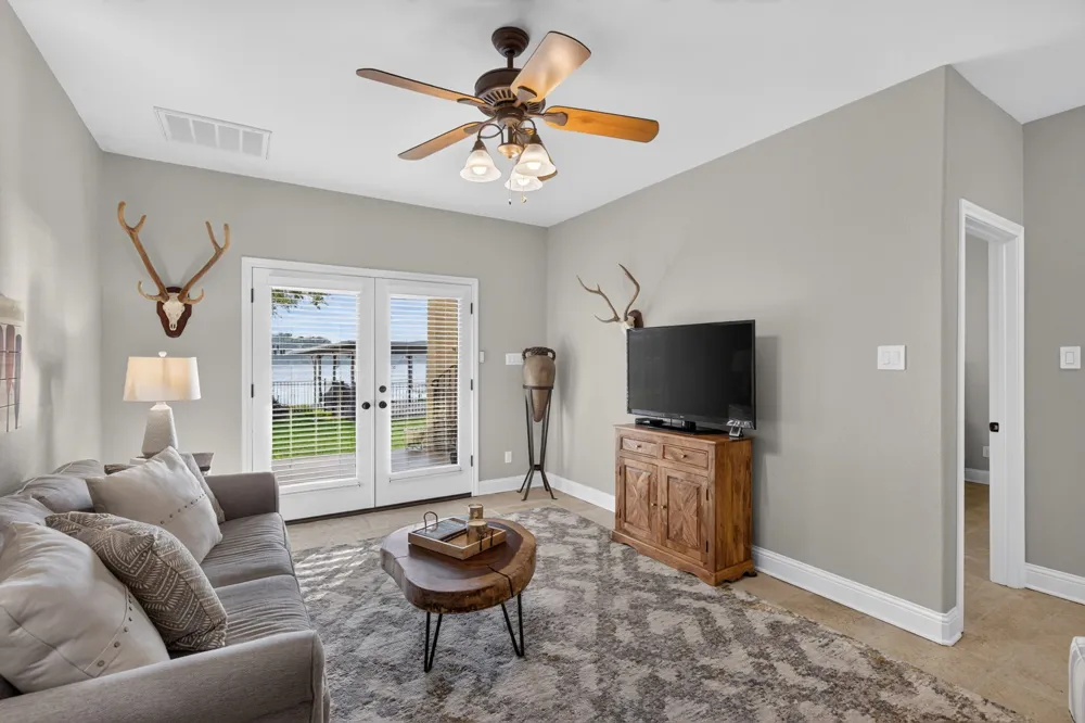 814 Scenic Loop Kingsland, TX 78639