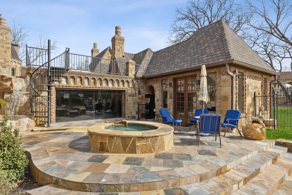 1161 La Mirada Southlake, TX 76092