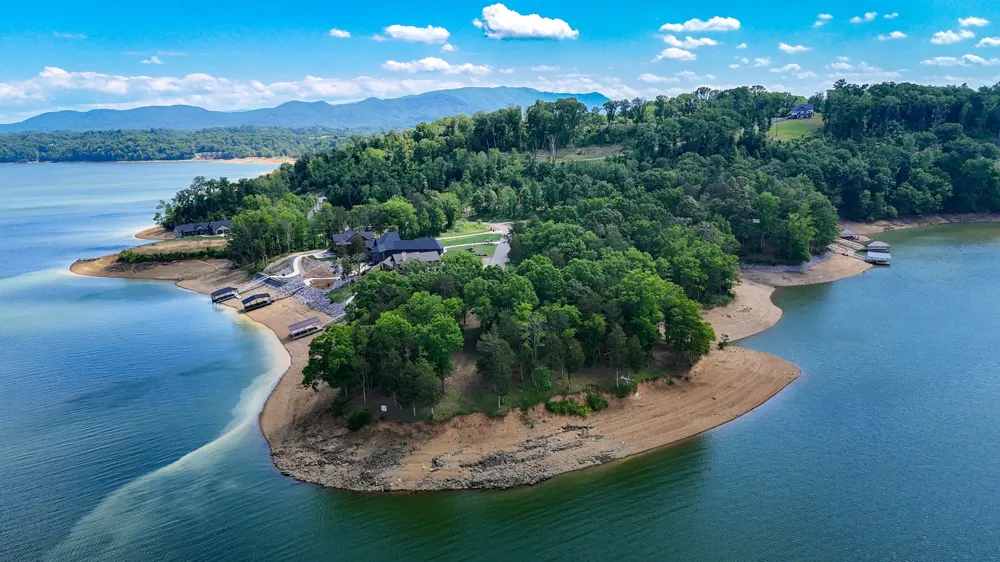 122 Ridge Point Trl Dandridge, TN 37725