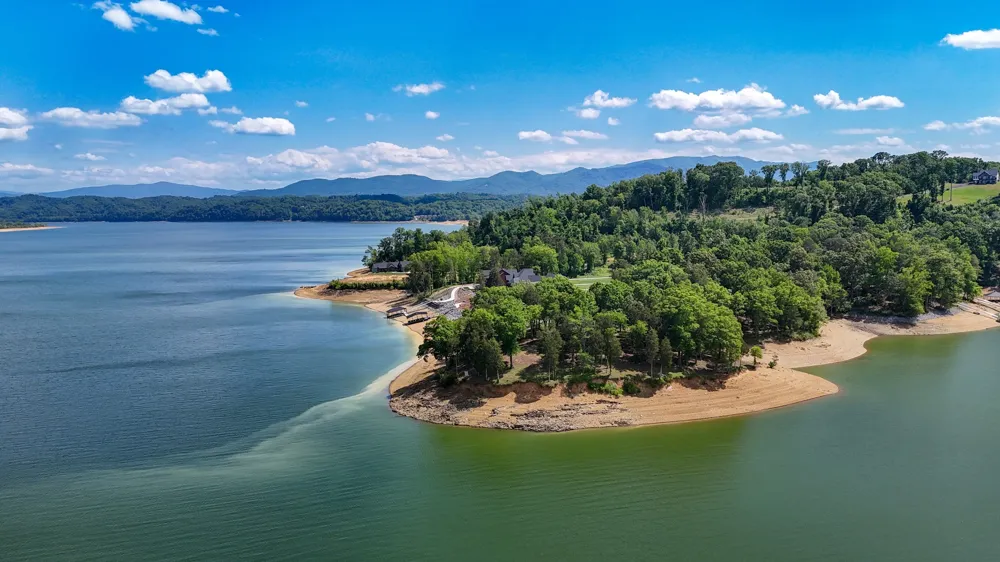 122 Ridge Point Trl Dandridge, TN 37725