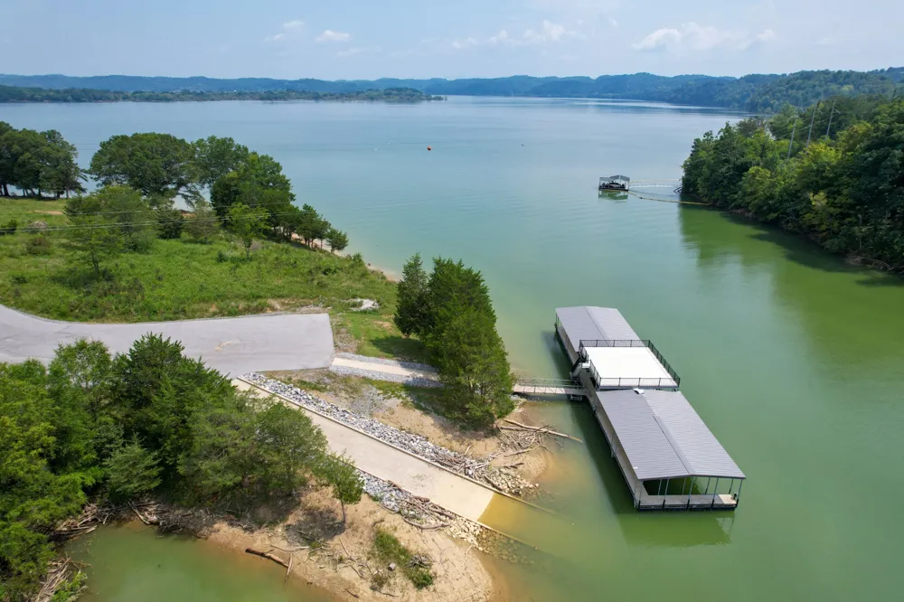 122 Ridge Point Trl Dandridge, TN 37725