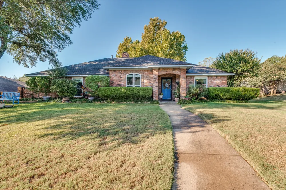 722 Corinthian Place Duncanville, TX 75137