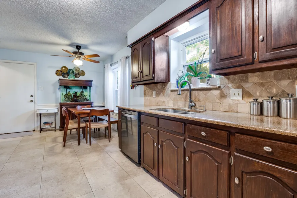 722 Corinthian Place Duncanville, TX 75137