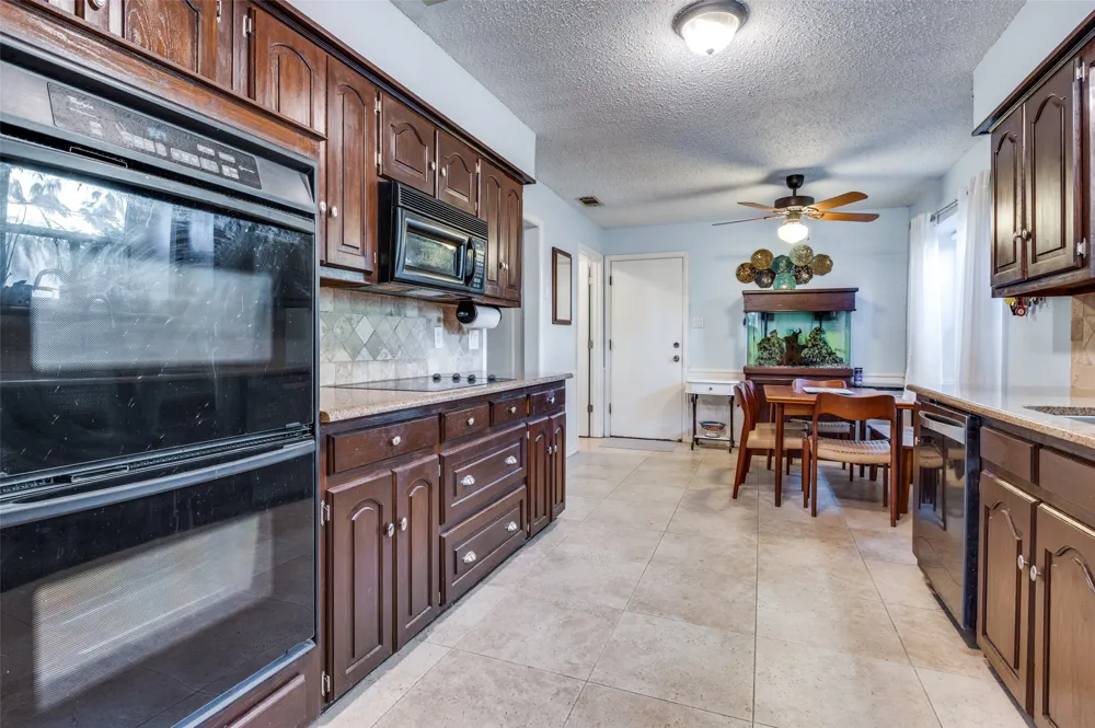 722 Corinthian Place Duncanville, TX 75137