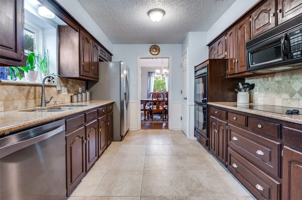 722 Corinthian Place Duncanville, TX 75137