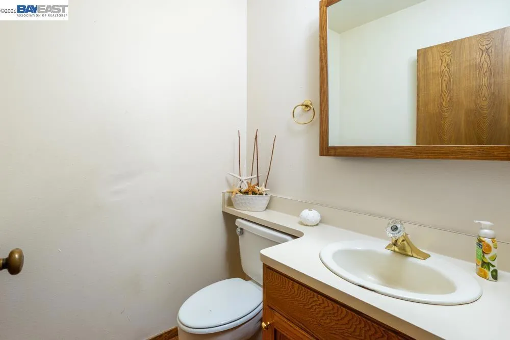 6727 Sunnyslope Ave Castro Valley, CA 94552