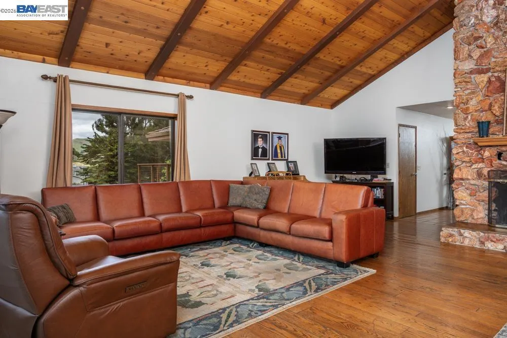 6727 Sunnyslope Ave Castro Valley, CA 94552