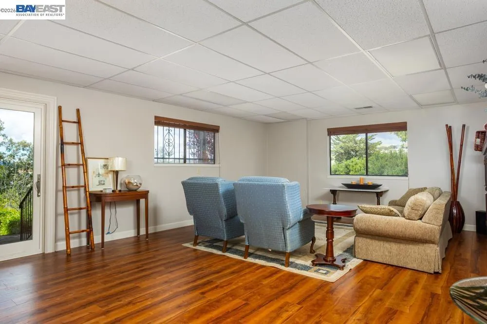 6727 Sunnyslope Ave Castro Valley, CA 94552