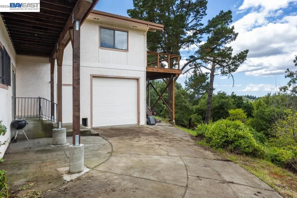 6727 Sunnyslope Ave Castro Valley, CA 94552