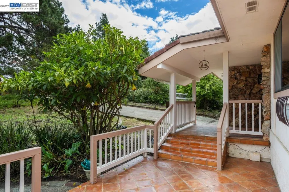 6727 Sunnyslope Ave Castro Valley, CA 94552