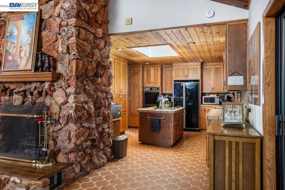 6727 Sunnyslope Ave Castro Valley, CA 94552