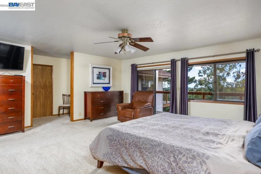 6727 Sunnyslope Ave Castro Valley, CA 94552