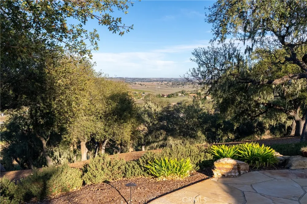 2438 Battering Rock Templeton, CA 93465