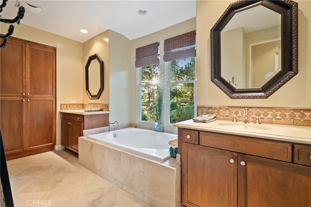 2438 Battering Rock Templeton, CA 93465
