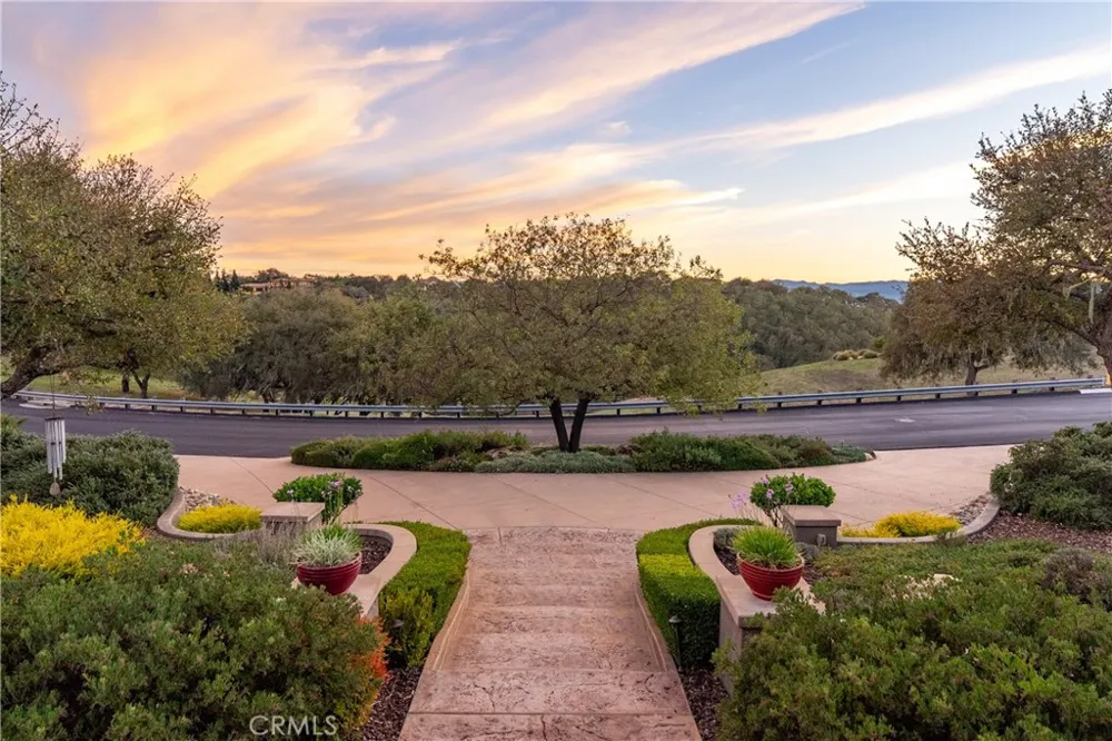 2438 Battering Rock Templeton, CA 93465
