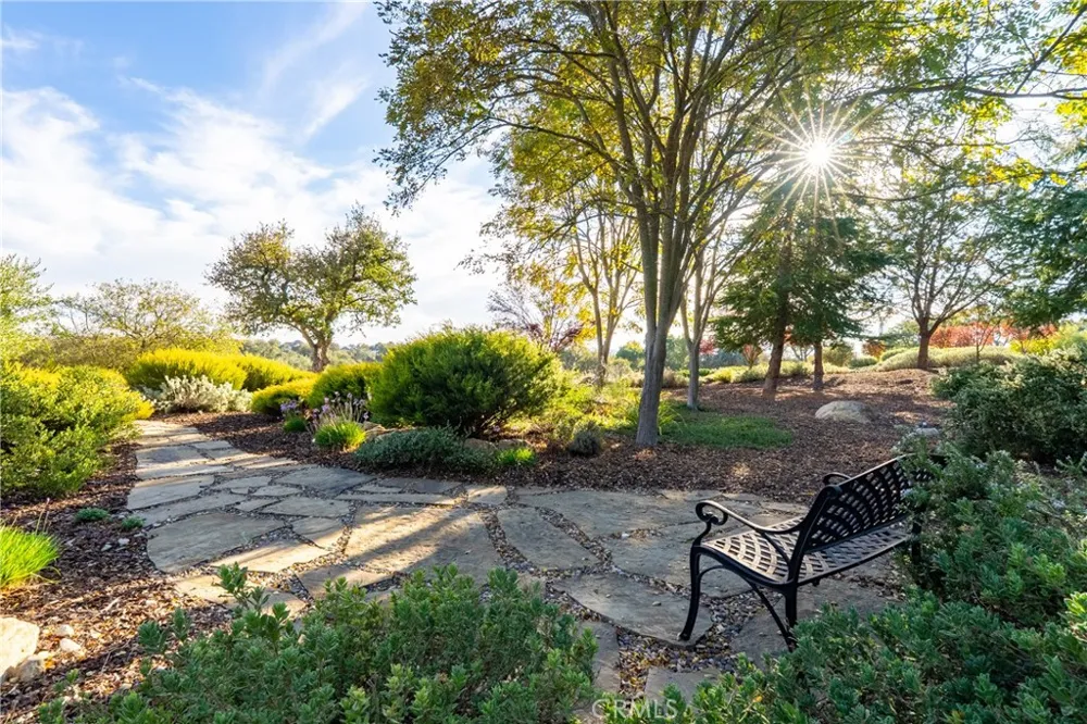 2438 Battering Rock Templeton, CA 93465