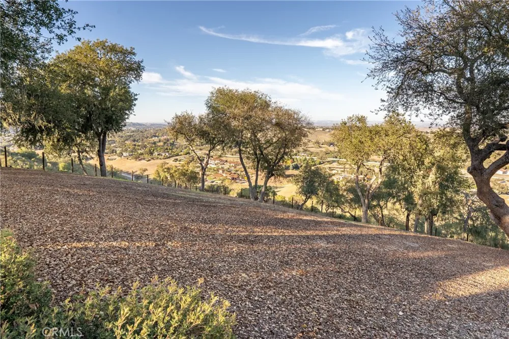 2438 Battering Rock Templeton, CA 93465