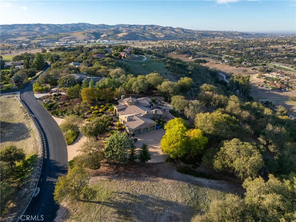 2438 Battering Rock Templeton, CA 93465
