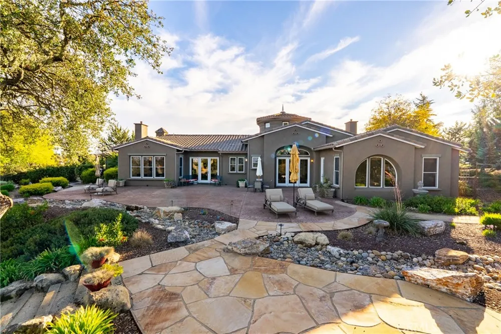 2438 Battering Rock Templeton, CA 93465