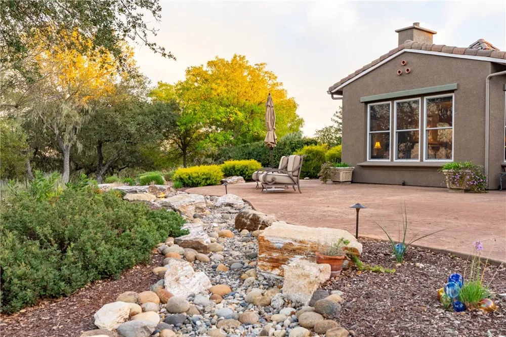 2438 Battering Rock Templeton, CA 93465