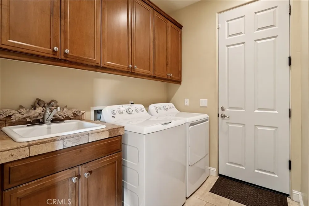 2438 Battering Rock Templeton, CA 93465