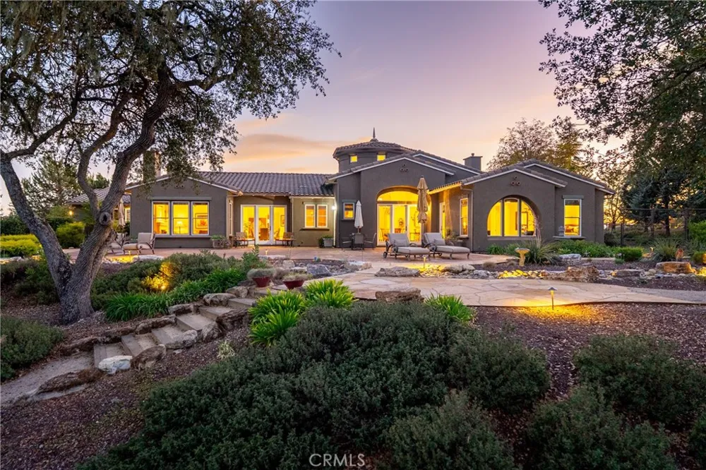 2438 Battering Rock Templeton, CA 93465