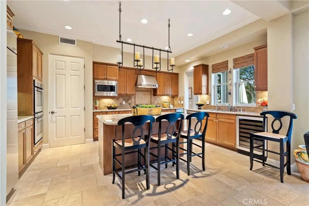 2438 Battering Rock Templeton, CA 93465