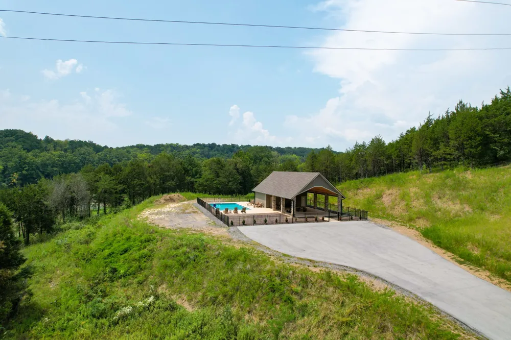123 Ridge Point Trl Dandridge, TN 37725