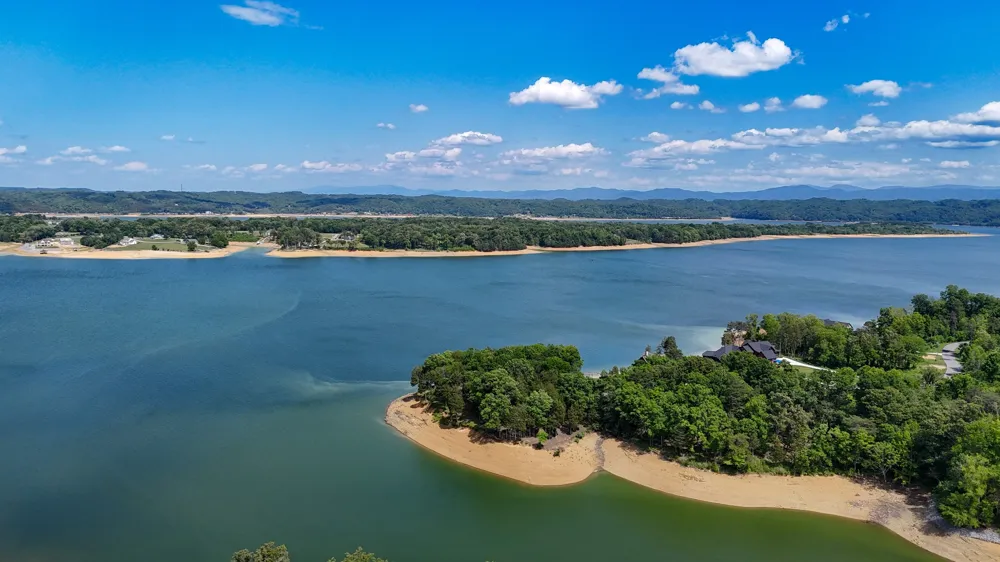 123 Ridge Point Trl Dandridge, TN 37725