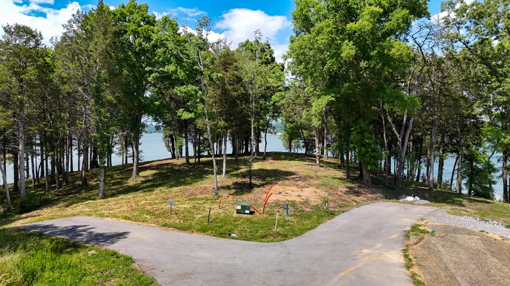 123 Ridge Point Trl Dandridge, TN 37725