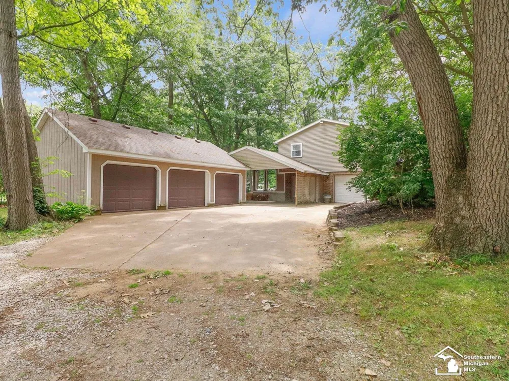 11589 Brookshire Drive Bedford Township, MI 48182