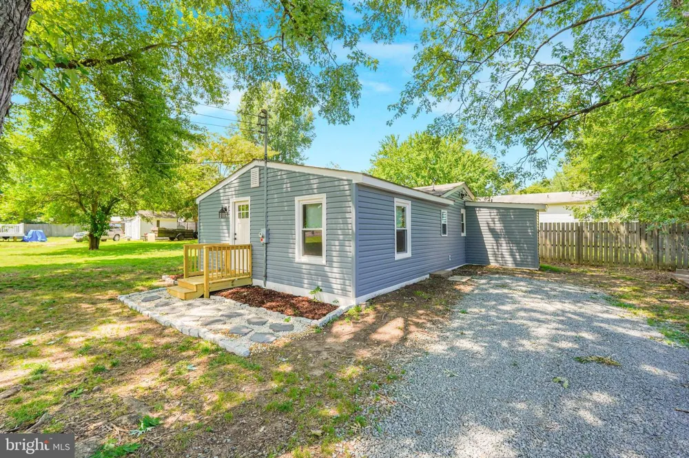 227 DALE DRIVE Colonial Beach, VA 22443