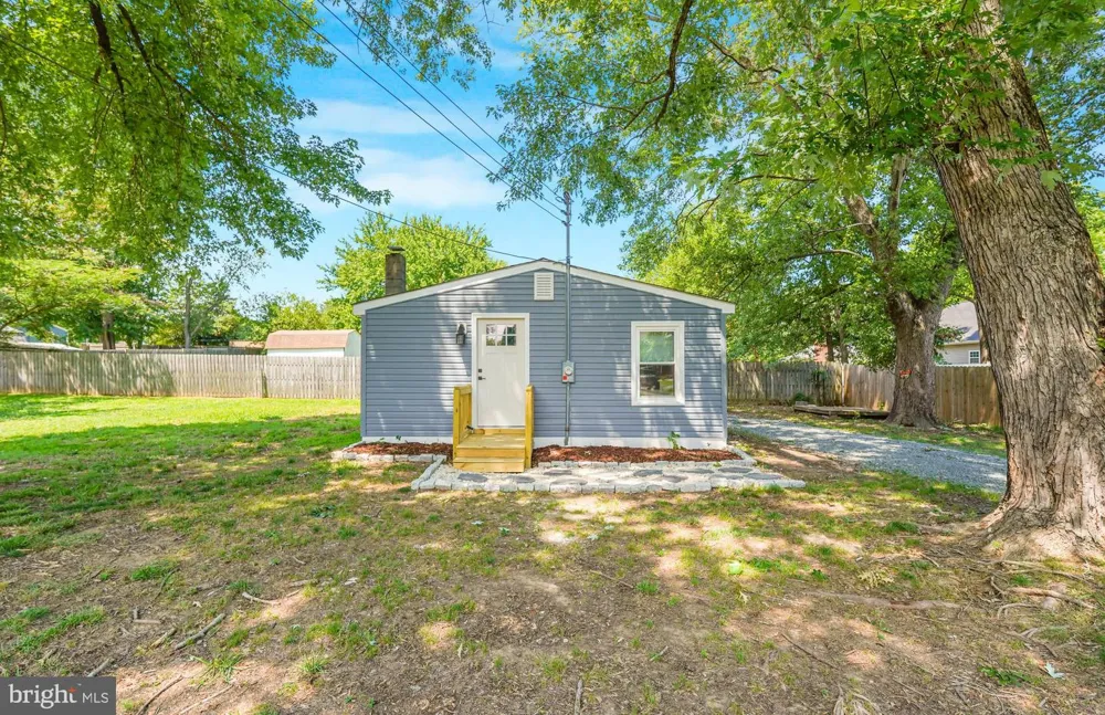 227 DALE DRIVE Colonial Beach, VA 22443