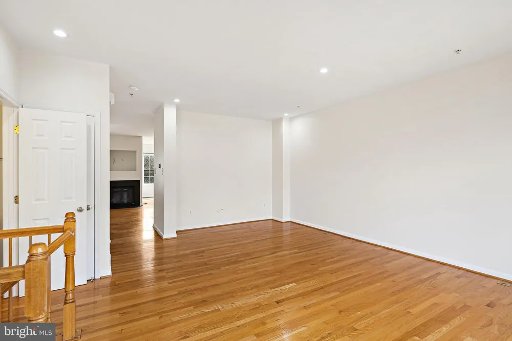 9939 FRAGRANT LILIES WAY Laurel, MD 20723