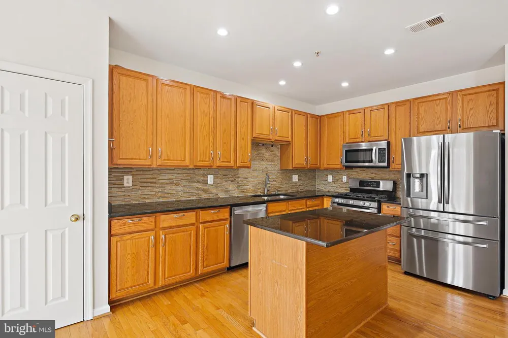9939 FRAGRANT LILIES WAY Laurel, MD 20723