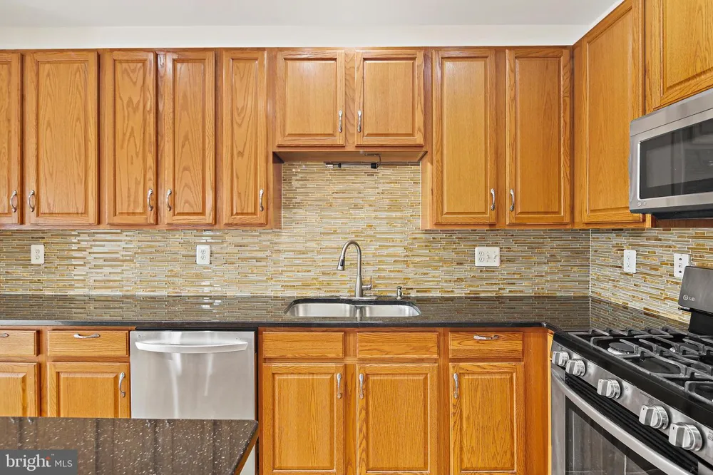 9939 FRAGRANT LILIES WAY Laurel, MD 20723