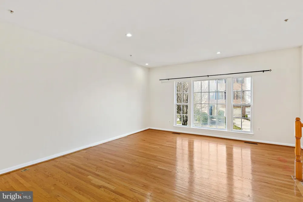 9939 FRAGRANT LILIES WAY Laurel, MD 20723