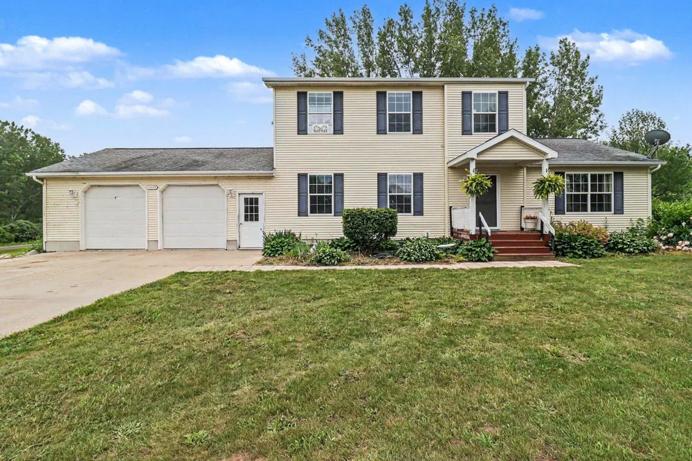 5449 W Golfside Drive Ludington, MI 49431